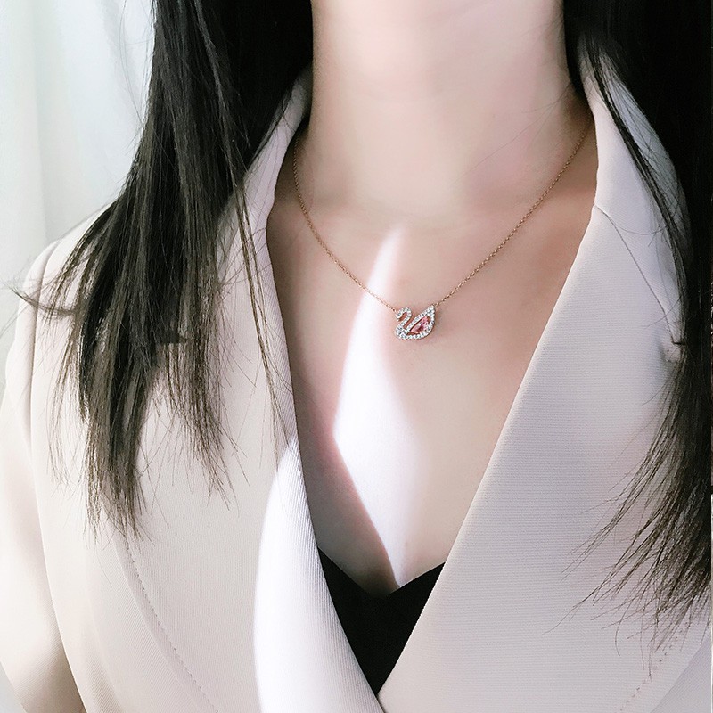 Vòng cổ Mạ Vàng Hồng 18k Mặt Hình Thiên Nga Đính Pha Lê Hồng Phong Cách Hàn Quốc