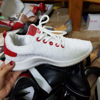 Combo 2 đôi bốt và thể thao