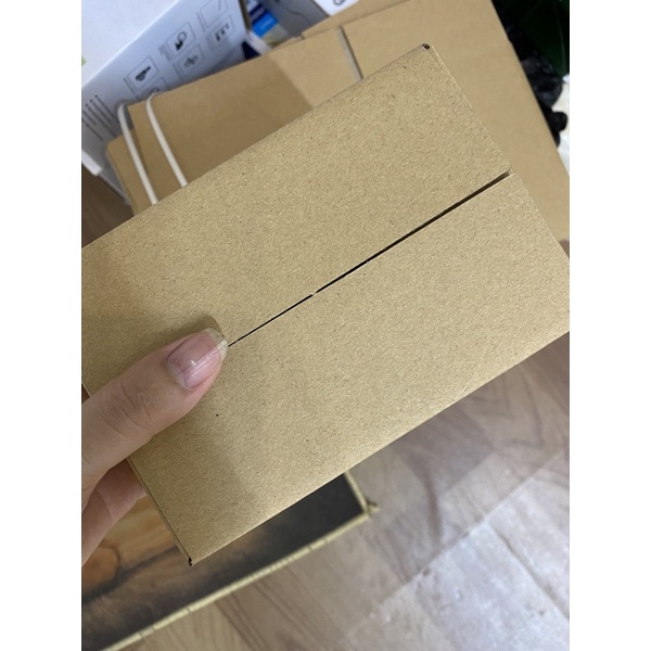 Bìa Nailbox tặng kèm túi kính,Tay Giả, Thẻ Nail Box - Size 9x11cm - Giấy C300 - Cán màng mờ - Màu Nâu Sang Trọng