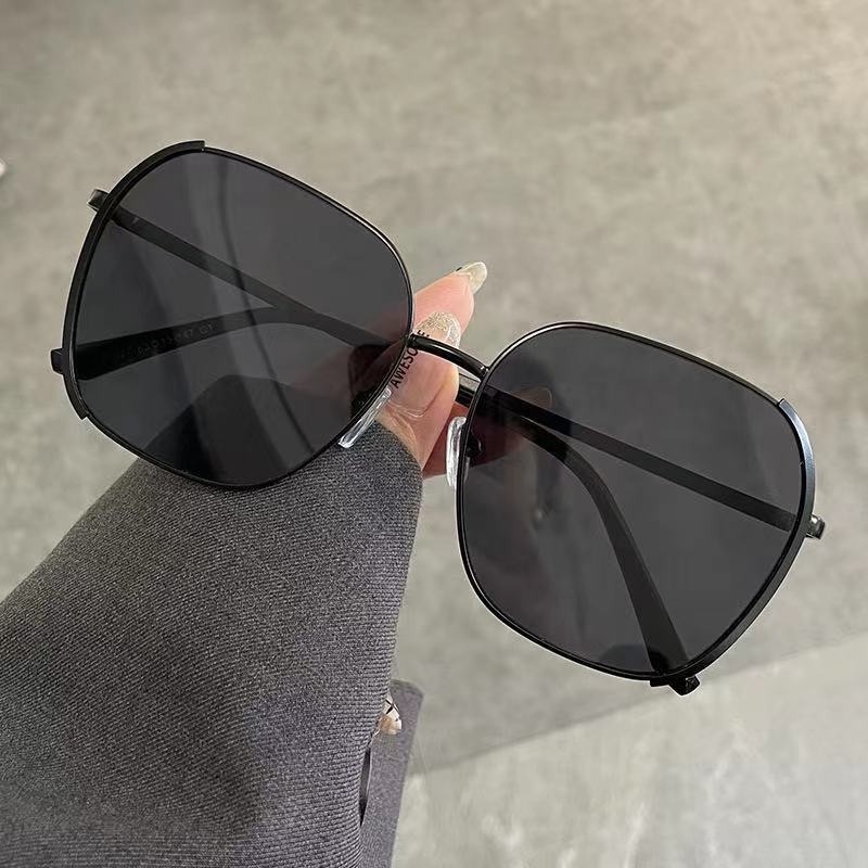 Kính Mát Gọng Vuông Tròng To Thời Trang Cho Nữ 2022