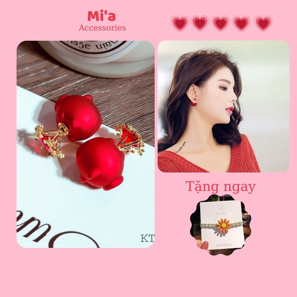 Khuyên tai đính tai màu đỏ tạo điểm nhấn cá tính