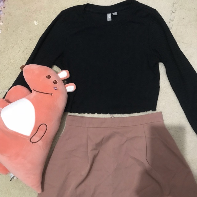 Set topshop auth ( áo đen topshop kết hơp chân váy)