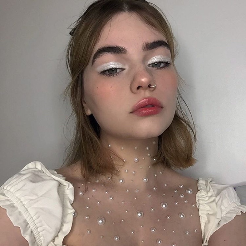 Đá trang điểm cho mặt/tóc/body