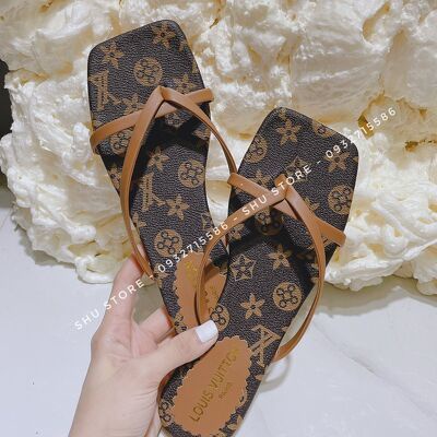 DÉP KẸP NỮ THỜI TRANG XINH XẮN QUAI NGANG CHỮ A HÌNH HOA MŨI VUÔNG SHU STORE