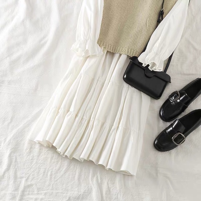 Set váy trắng và áo gile phong cách Hàn Quốc | BigBuy360 - bigbuy360.vn