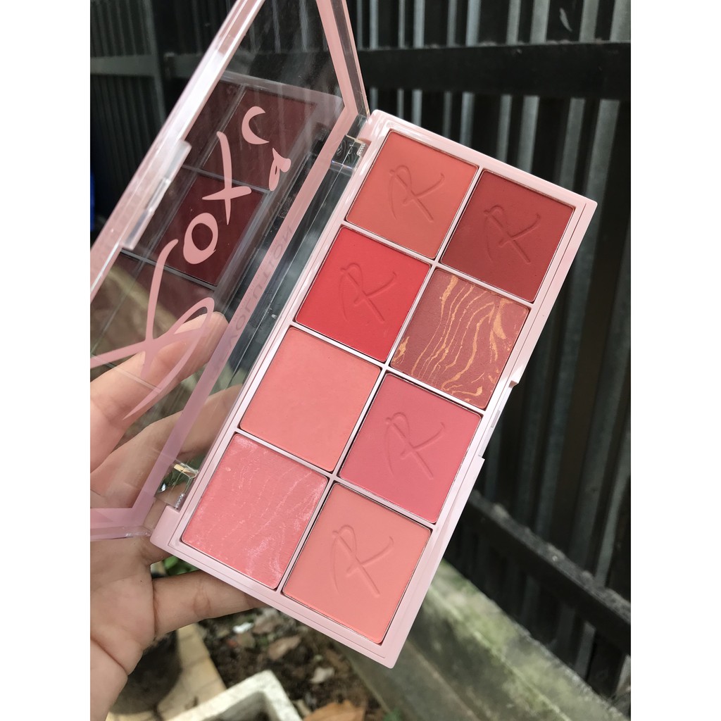 Bảng Má Hồng Revolution Roxi