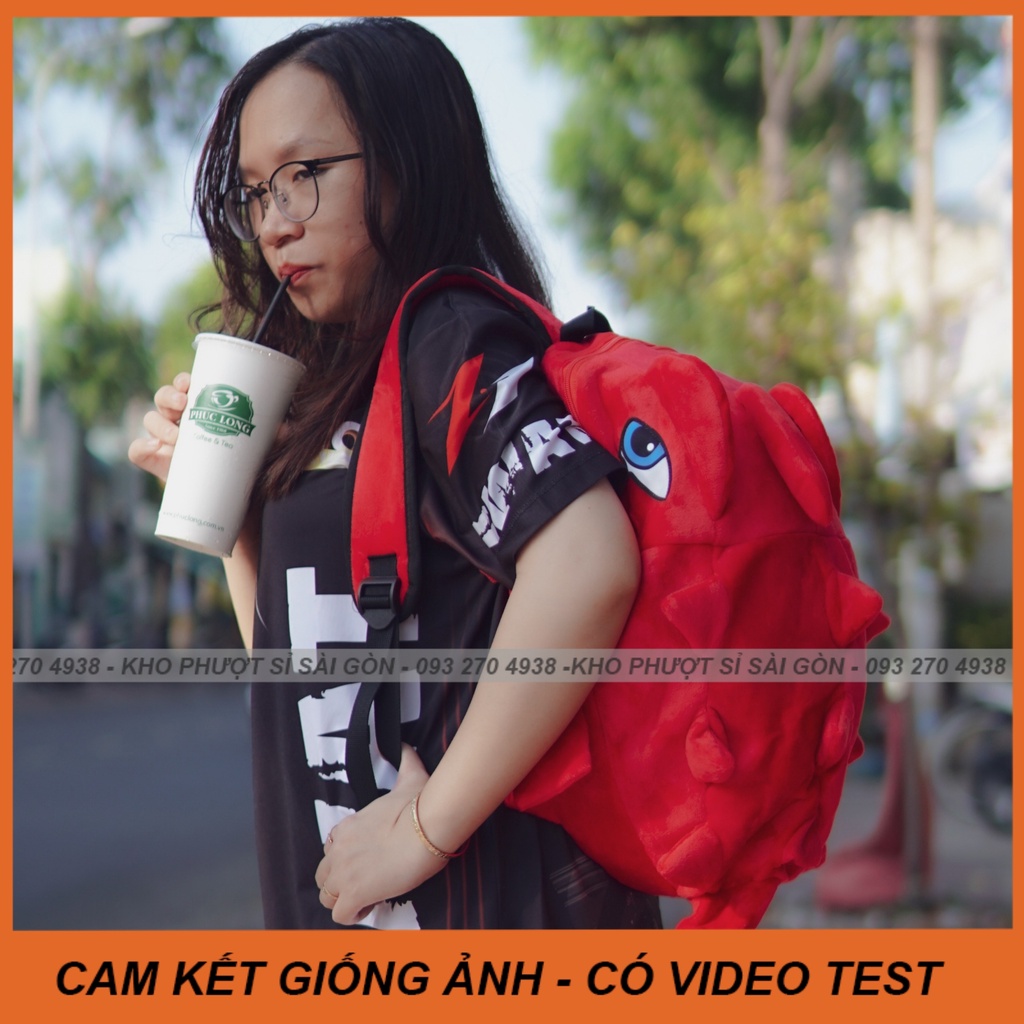 CÓ VIDEO - Mẫu balo khủng long vải nhung mịn màu xám lông chuột đựng mũ bảo hiểm fullface 3/4 đi học phượt