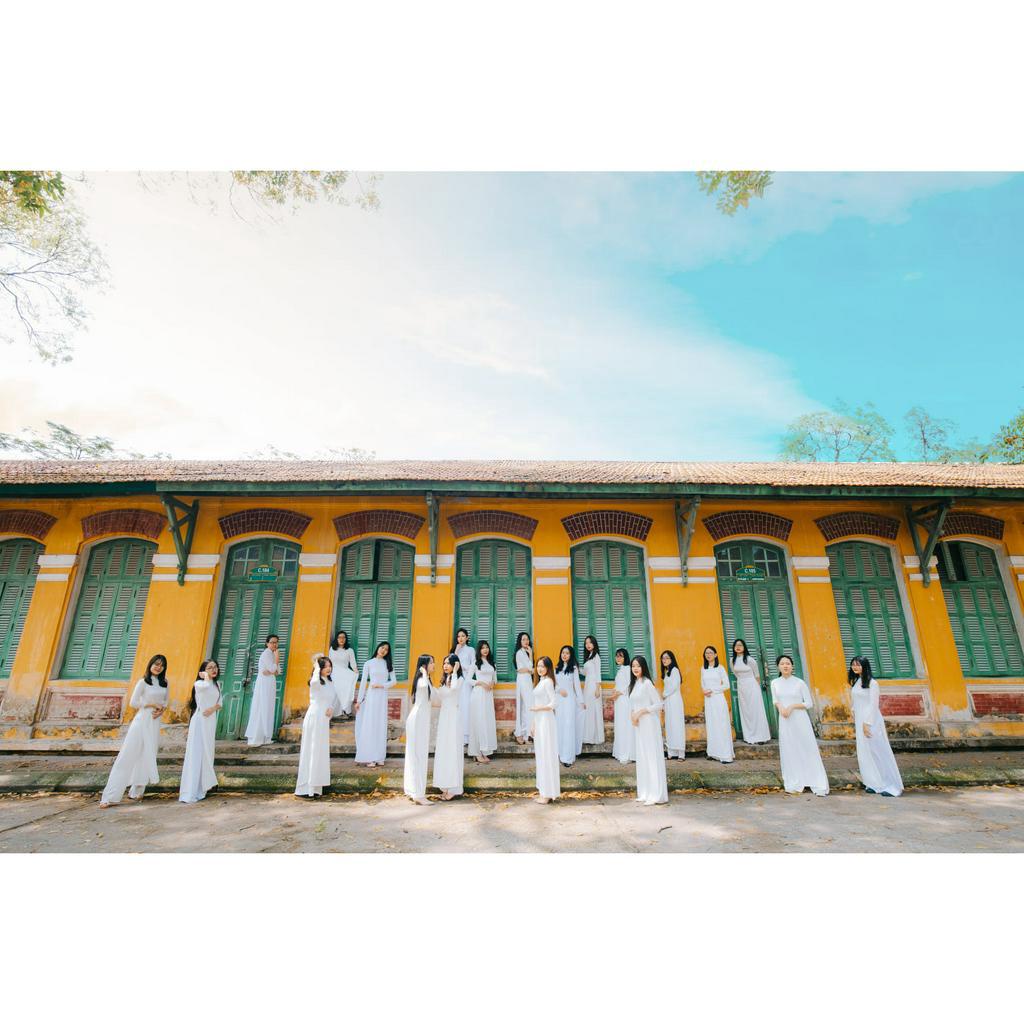 Áo dài trắng đồng phục học sinh, chụp kỉ yếu
