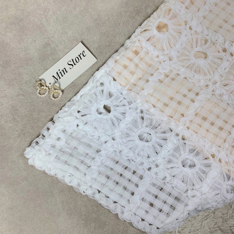 Siêu phẩm váy ren