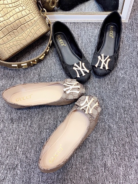 Giày bệt mũi tròn khuy NY đen nâu | BigBuy360 - bigbuy360.vn