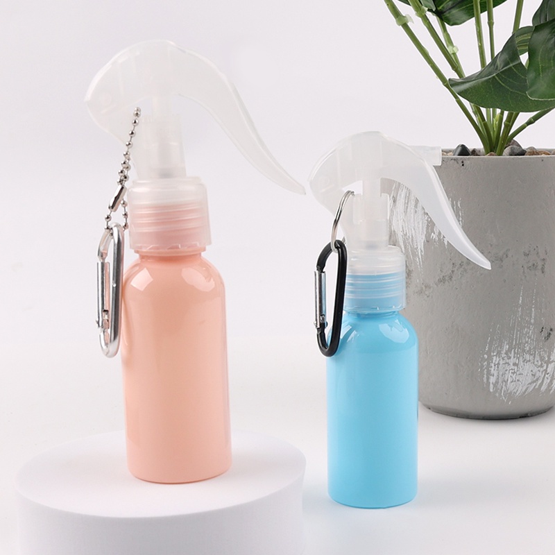 1 Chai Xịt 60ML Bằng Nhựa Trong Suốt Màu Sắc Ngẫu Nhiên Đa Năng Kèm Móc Tiện Dụng