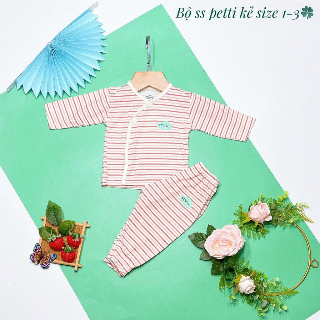 Bộ quần áo dài tay cài lệch pettit Hi! Mom Kids mã kẻ cho bé 3-8kg