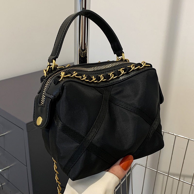 Túi Đeo Vai Nhỏ Gọn Phối Dây Xích Thời Trang Cho Nữ