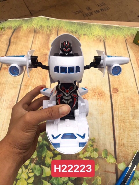 Máy bay biến hình người máy 🛩✈️