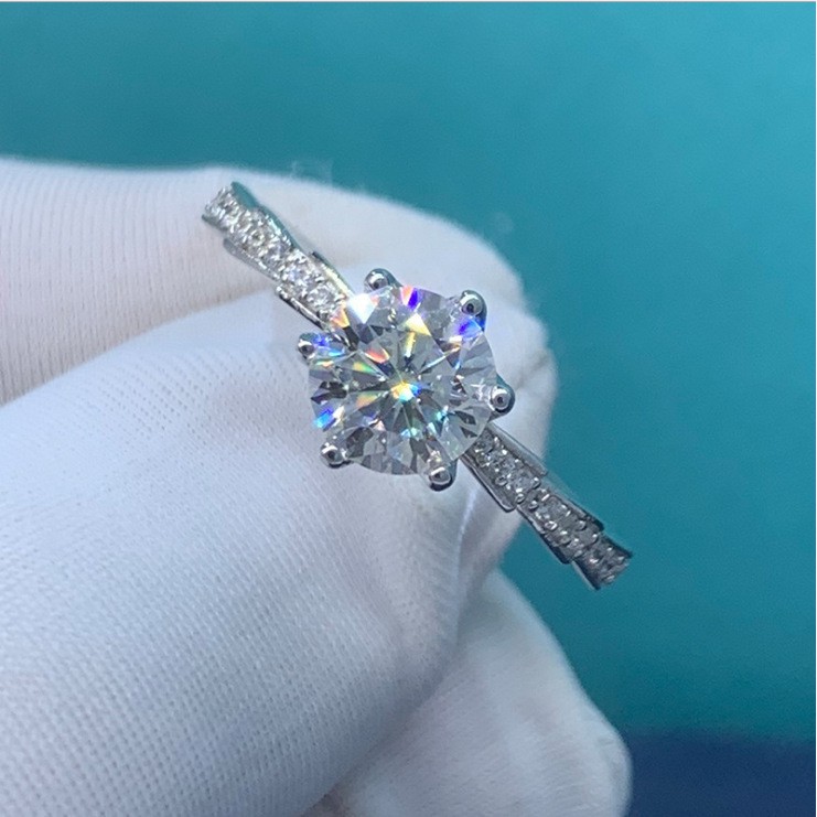 weiweijewelry/Nhẫn đính hôn kim cương vàng trắng thiết kế sang trọng cho nữ