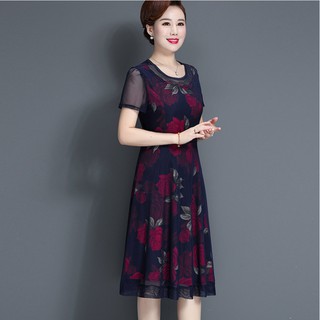 Đầm chữ A dự tiệc cho mẹ