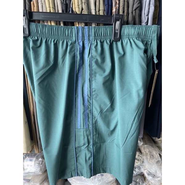 Quần short  việt tiến chính hãng giá 160k giảm còn 99k