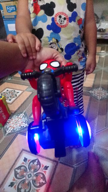 Siêu nhân đạp xe, quà trung thu cho bé