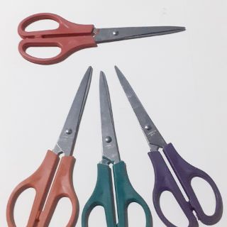 Kéo cắt thủ công cán nhựa (16cm)