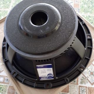 một chiệc lao bass 30 rcf coil 75 từ 190 hàng loại 1