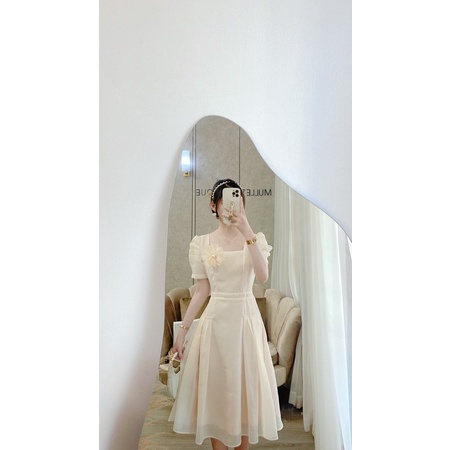 VÁY TƠ TAY XẾP KÈM HOA