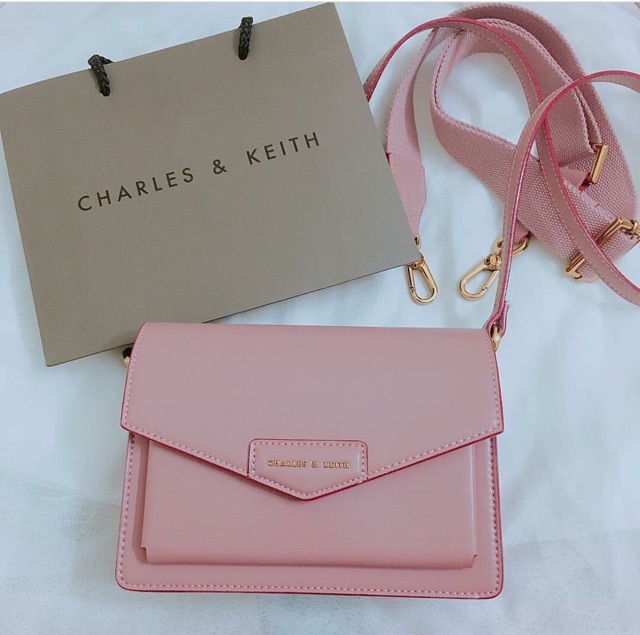 Túi charles keith chuẩn Auth !!!