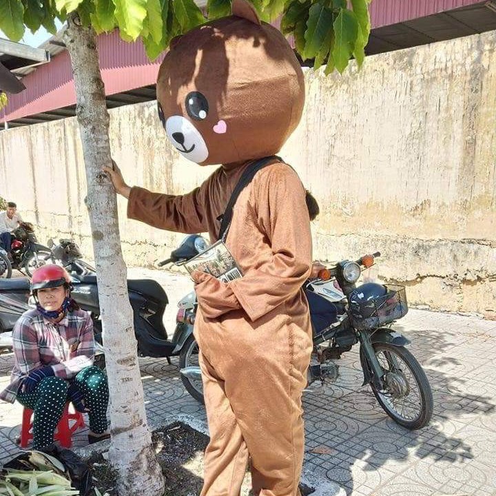 Mascot Gấu Brown giá rẻ nhất Việt Nam đầu to 40cm, mặt không nhái (Tặng áo làm mát) - Ảnh thực tế