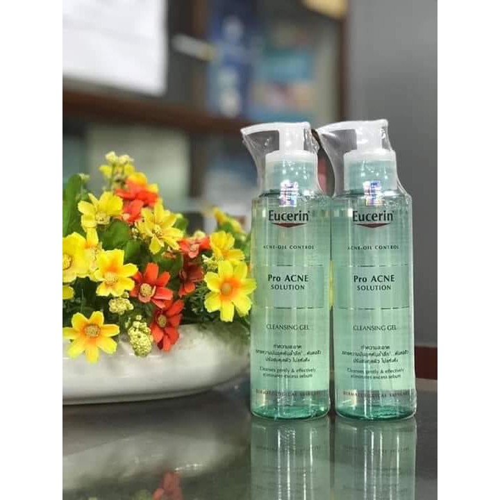 EUCERIN GEL RỬA MẶT DÀNH CHO DA NHỜN MỤN PROACNE CLEANSING 200ML