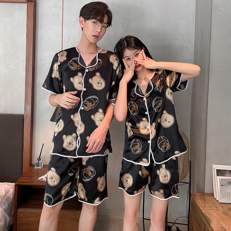 Bộ Đồ Ngủ Vải Lụa Satin Tay Ngắn Thời Trang Hàn Quốc Dành Cho Nam Nữ