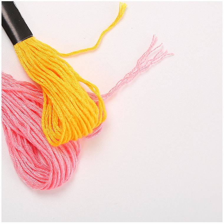 1 tép chỉ thêu cotton có nhiều màu để chọn