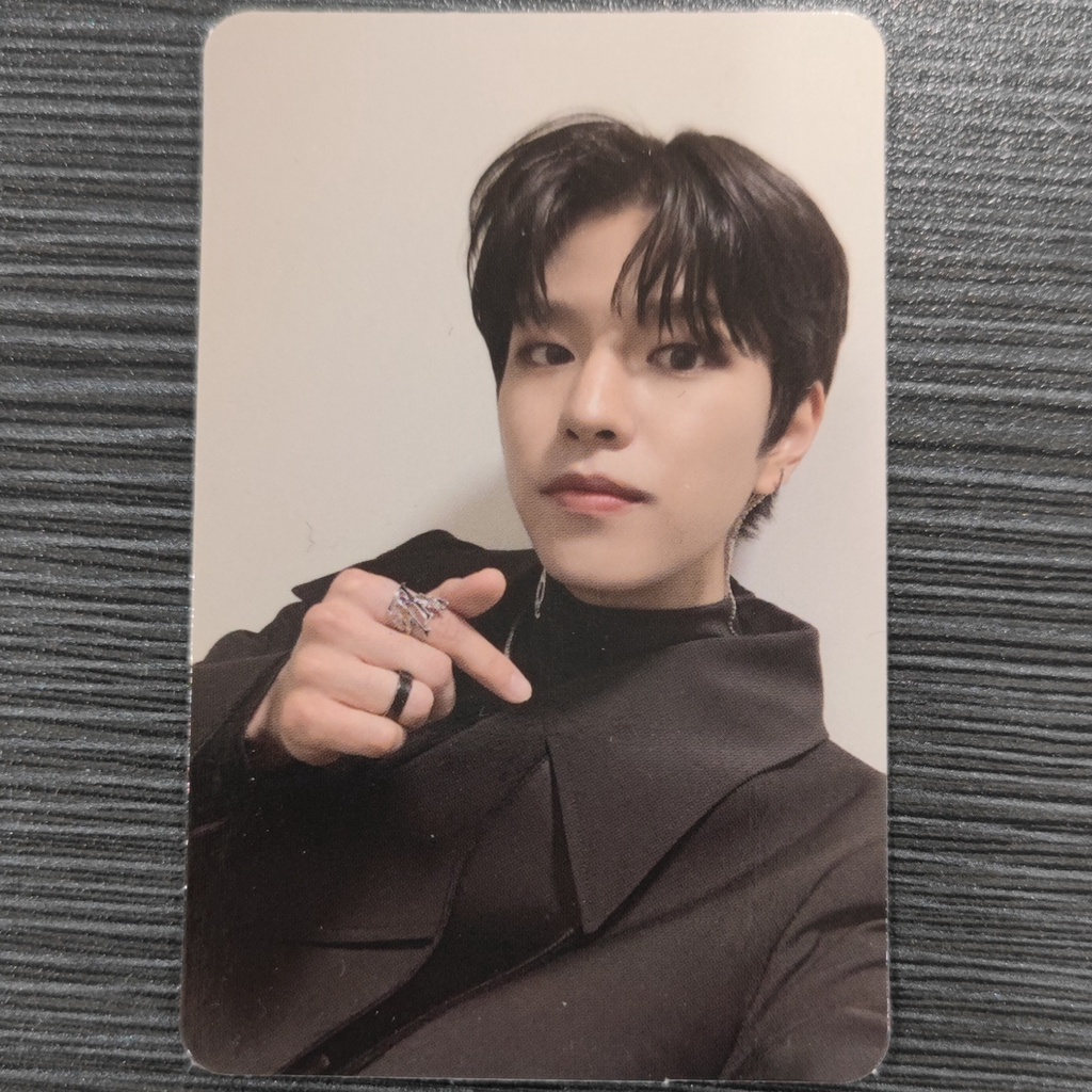 Ảnh bo góc Oddinary ver A Stray Kids