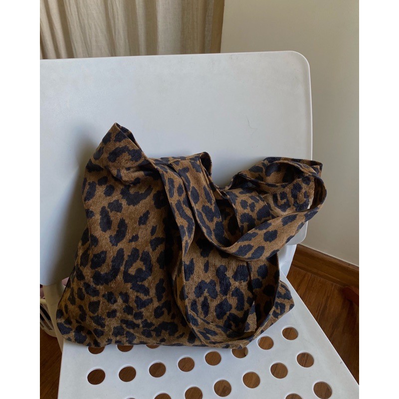 Túi Tote Leopard Nhung