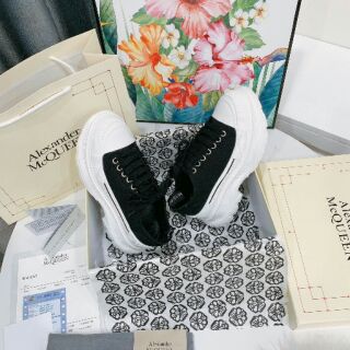 Giày thể thao cao cấp Mcqueen đế bánh mì mẫu mới