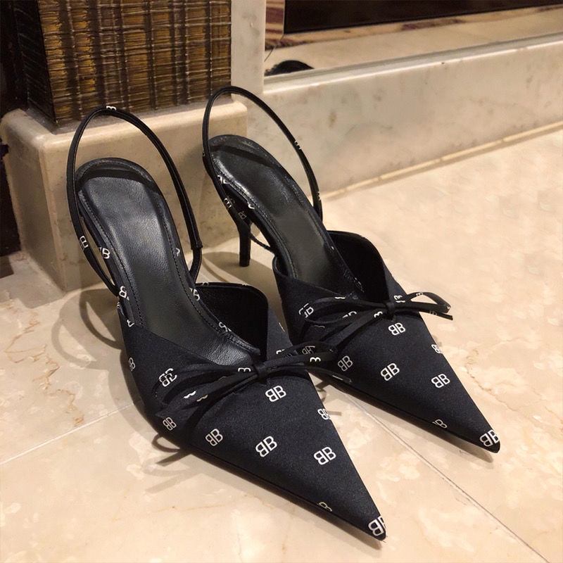 Guốc sandal sỏ ngón gót nhọnphù hợp giới trẻ Thời Trang Hàn Quốc Hàng sẵn gửi ngay uOdC