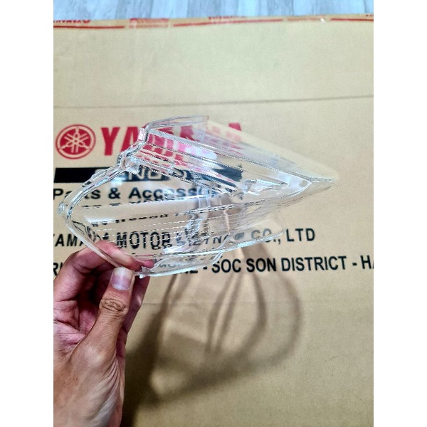 Mặt Kính Đuôi Đèn / Chụp Lái Ultimo