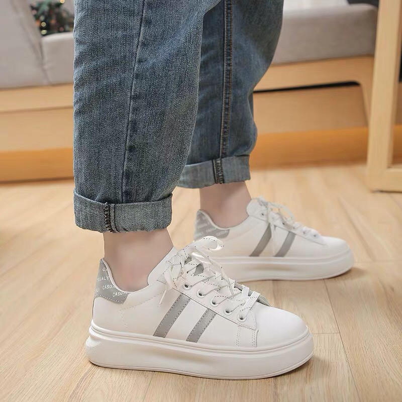 Giày Nữ Phản Quang Hai Vạch Có Màu Trắng Và Màu Hồng Cực Đẹp | BigBuy360 - bigbuy360.vn