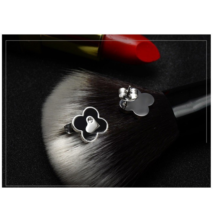 Bông Tai Cỏ 4 Lá Titan Không Đen TT 1840