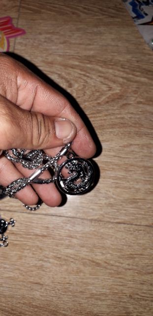Dây chuyền và mặt bằng thép không gỉ rất đẹp