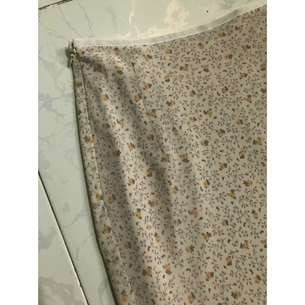 Chân váy voan hoa nhí