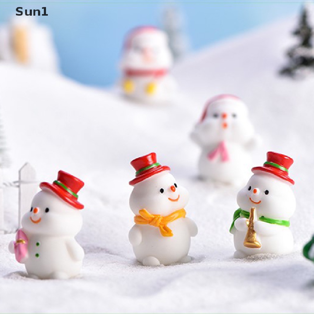 1 Mô Hình Người Tuyết Nhỏ Dùng Để Trang Trí