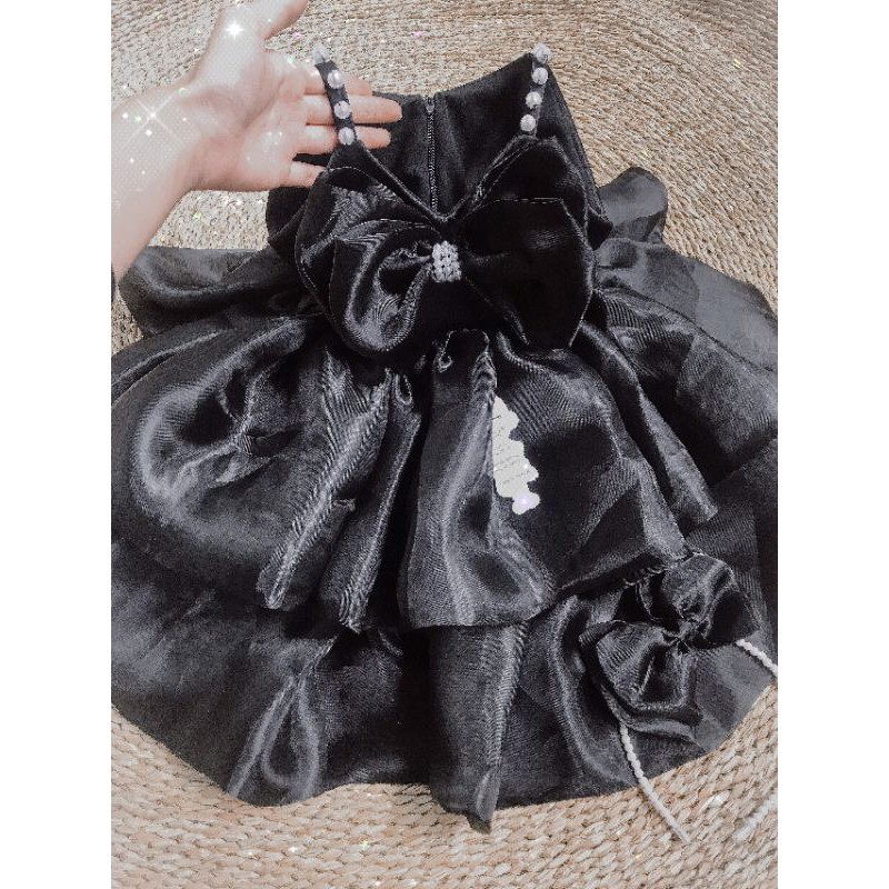 Váy công chúa thiết kế kèm nơ cài tóc