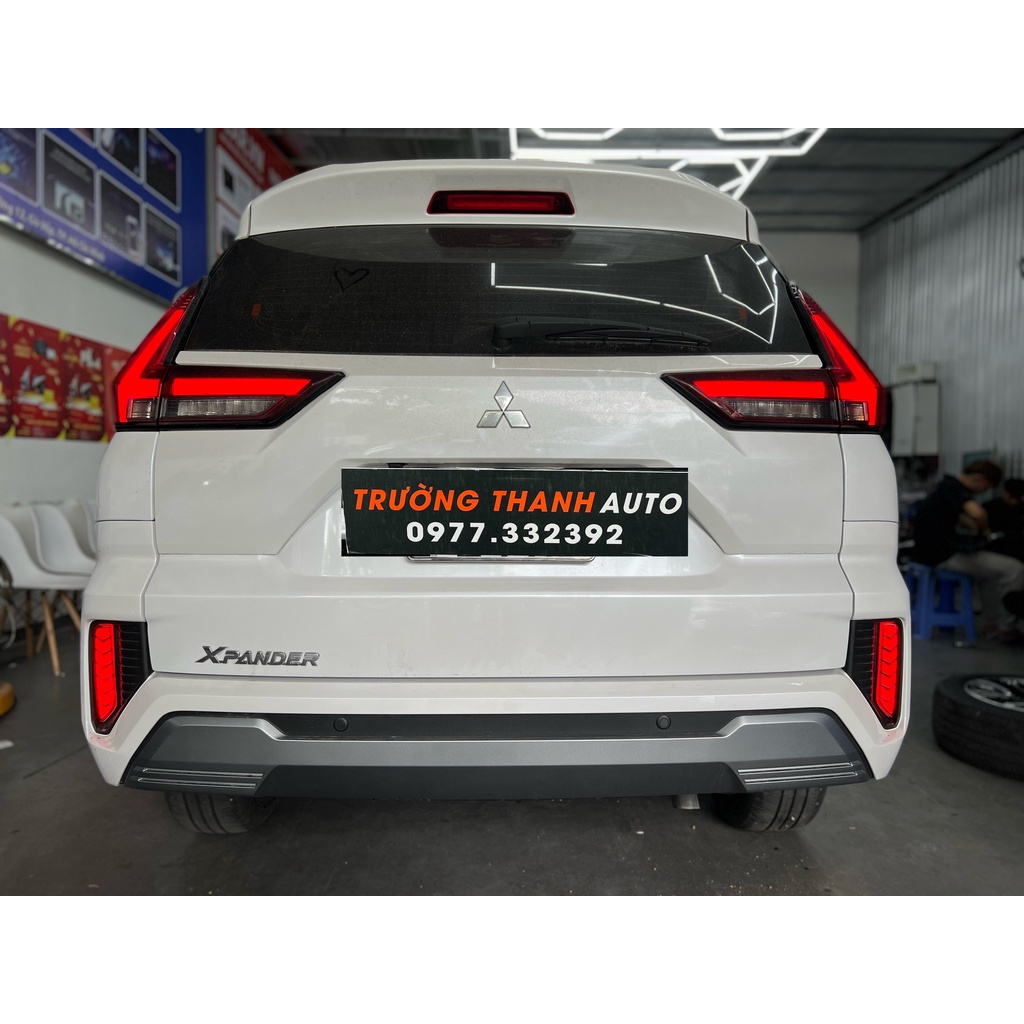 Đèn LED gầm ba chế độ chạy Audi cho cảng sau xe Mitsubishi Xpander 2022