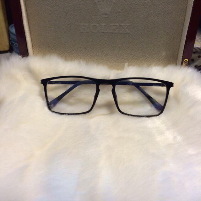 Kính cận dẻo có độ cắt theo yêu cầu | BigBuy360 - bigbuy360.vn