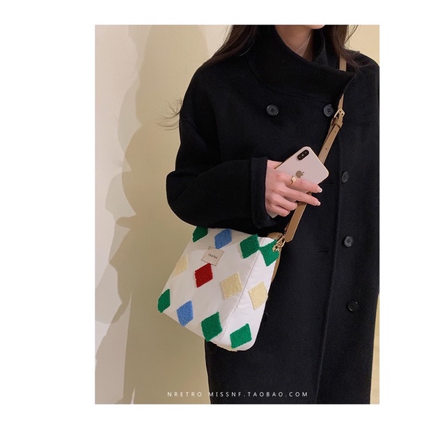 Túi 𝐂𝐡𝐢𝐨'𝟐𝐧𝐝 hoạt tiết nhiều màu