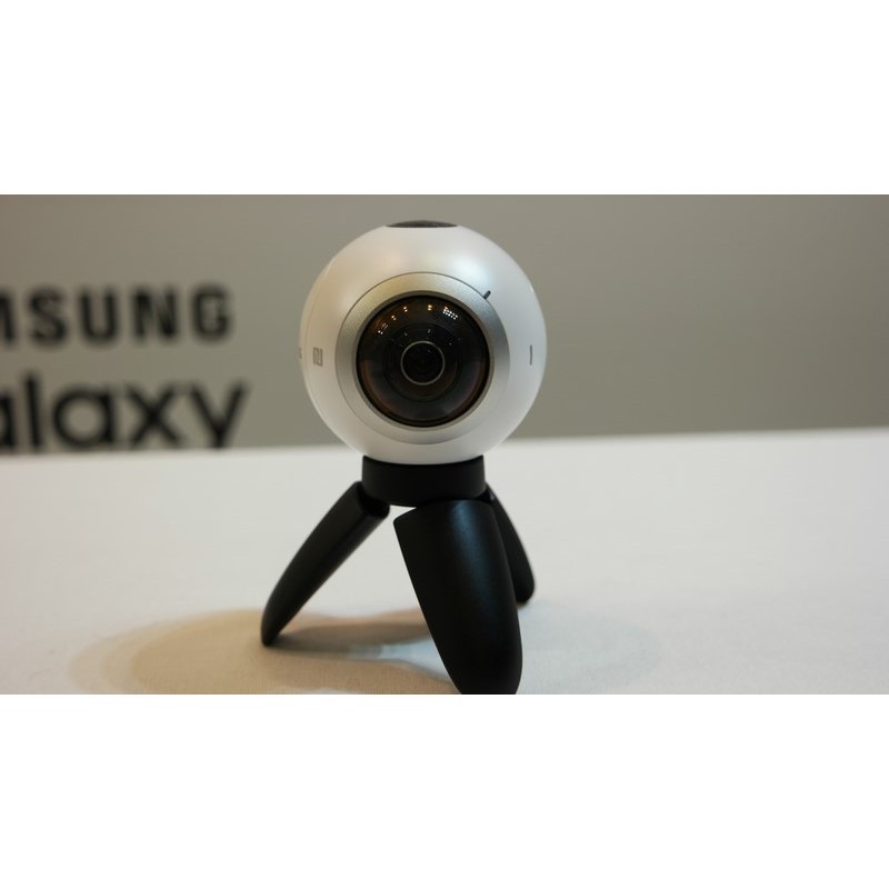 Máy chụp ảnh 360 độ Samsung Gear 360 SM-C200