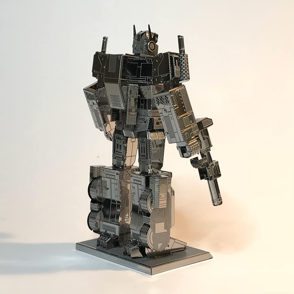 Đồ chơi lắp ghép Mô hình Kim loại Robot Optimus Prime Transformer S085