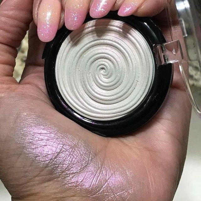 Phấn bắt sáng LAURA GELLER Baked Gelato Swirl Illuminator | BigBuy360 - bigbuy360.vn