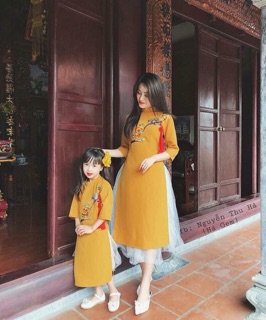 Áo dài cách tân mẹ và bé