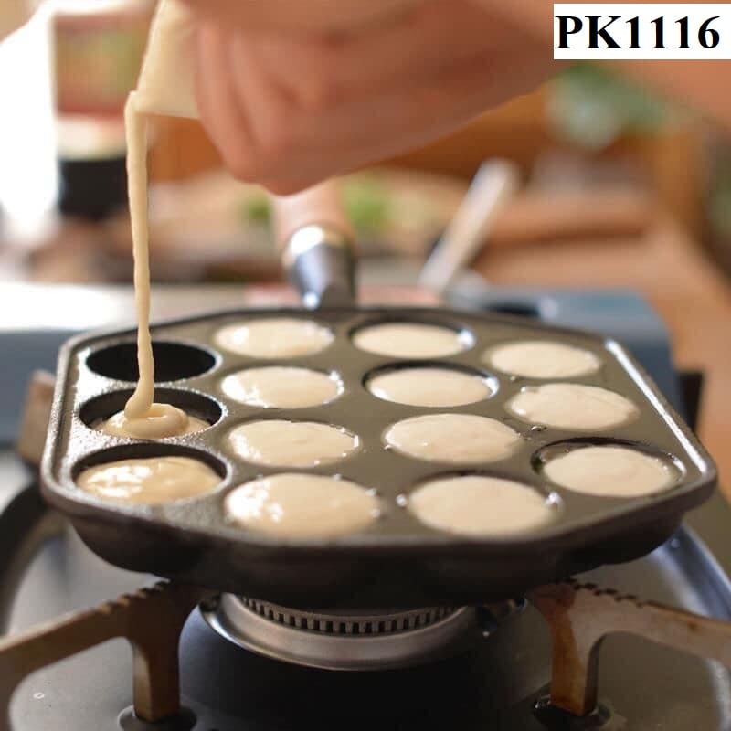 Khuôn làm bánh Takoyaki Nhật Bản size 12 lỗ bằng gang chống dính, tay cầm bằng gỗ dùng được bếp từ