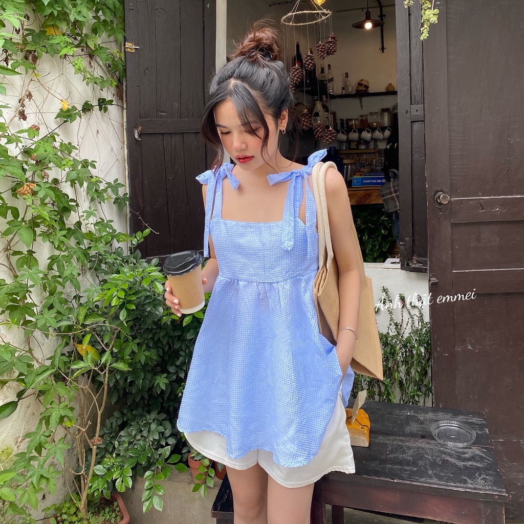 Áo babydoll hai dây thắt nơ kẻ xanh kèm quần sooc trắng V42 thời trang nữ emmei